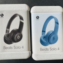Beats Solo 4 - NEW (black/blue) 