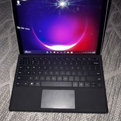 Microsoft Surface Pro 7+ 