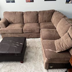 Couch with chaise 