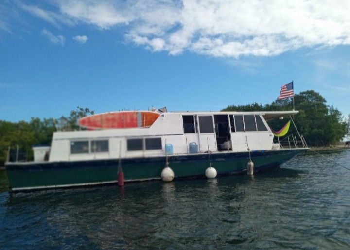 HOUSEBOAT