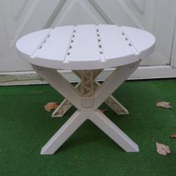 Small Plastic Indoor/outdoor Table