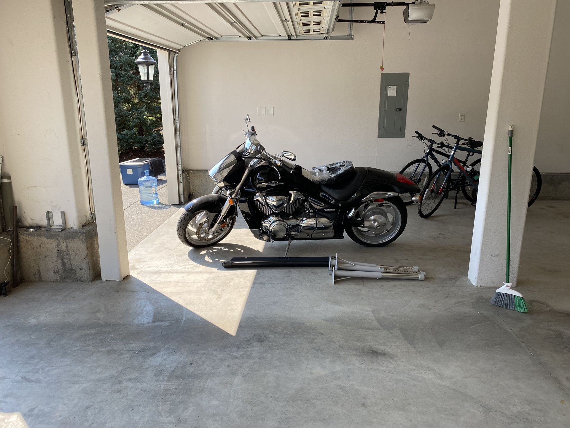 2006 Suzuki M109