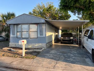 Mobile home for sale 3 bed/ 2bath/2 kitchens
