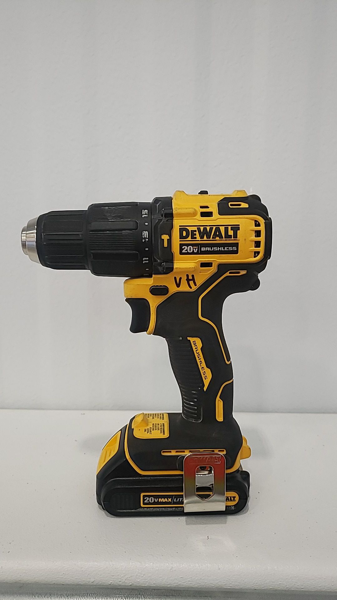 Hammer drill like new comes with dewalt bag