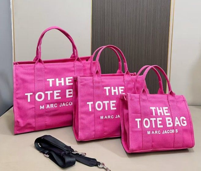 marc jacobs
The Tote Bag