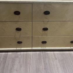 bedroom set with two bedside tables and a dresser