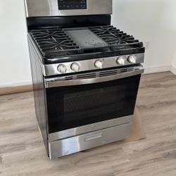 !!!!NEW GAS RANGE Stove Brand New GE