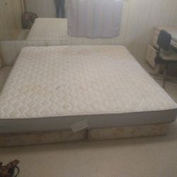 Quinn Size Bed