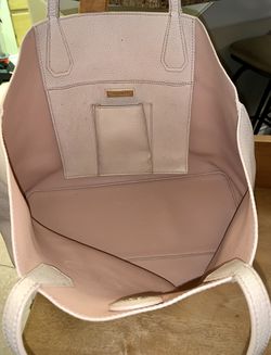 Tory Burch York Blush Pink Leather Tote Bag for Sale in Seattle, WA -  OfferUp