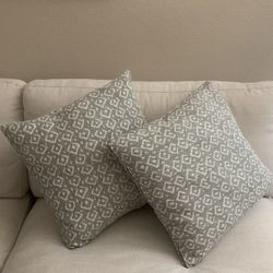 Throw Pillows 