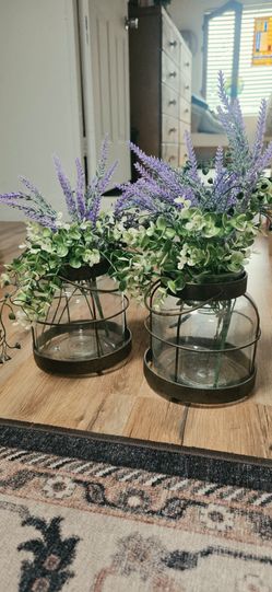 Artificial floral arrangements