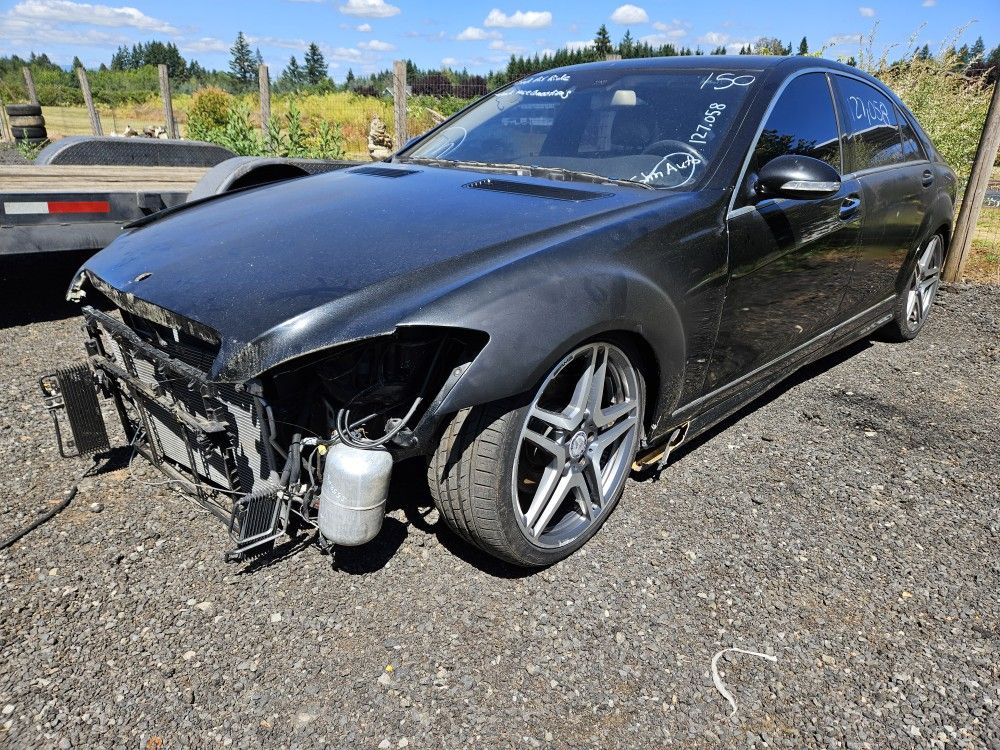 2008 Mercedes Benz S550 Part Out
