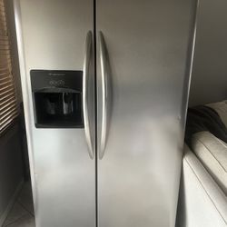 Frigidaire Fridge/Freezer