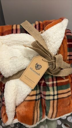 Brand new gorgeous blanket great for fall and Thanksgiving time
