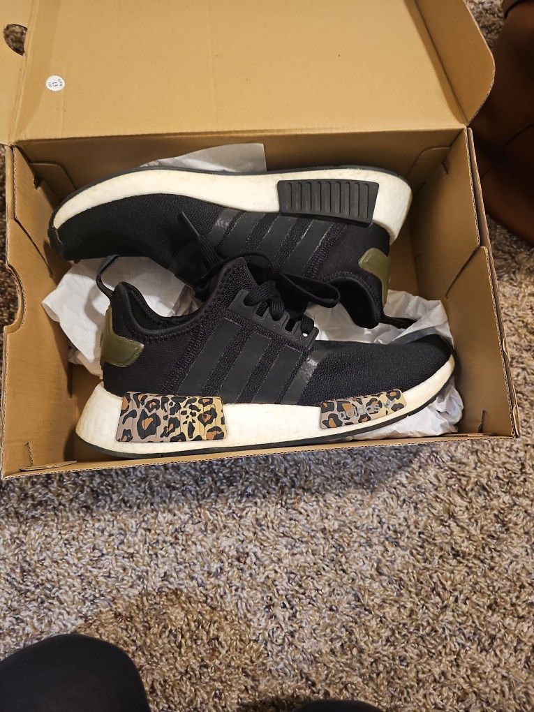 Adidas Women Size 7