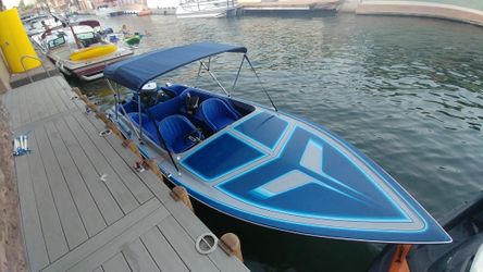 1984 Galaxie boat w/ V6 OMC engine
