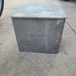 Old Milk Service  Box