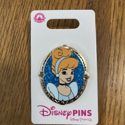 2023 Disney Parks Cinderella Princess photo Frame Cameo Collection Pin.  Brand new on original card.  Smoke free home 