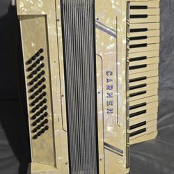 HOHNER CARMEN ACCORDION MADE IN GERMANY $299 OBO