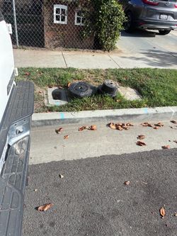 Free Weights  - 5147 wood ave, south gate