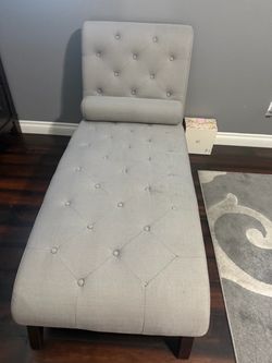 Gray Tufted Chaise Lounge with Bolster Pillow