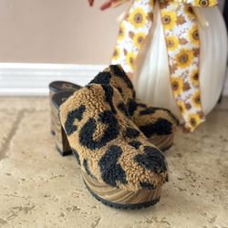 Jessica Simpson High Heels