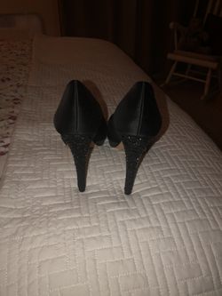 Black heel shoes