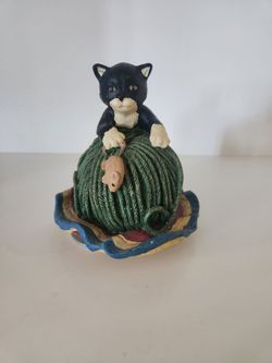 Vintage Cat Musical Figurine