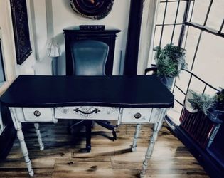 Antique Desk Or vanity