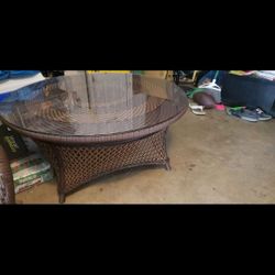 Floyd's Flanders Patio Set