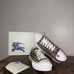 Burberry Shoes 1:1