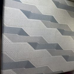 Serta King iComfort Gel/Memory Foam