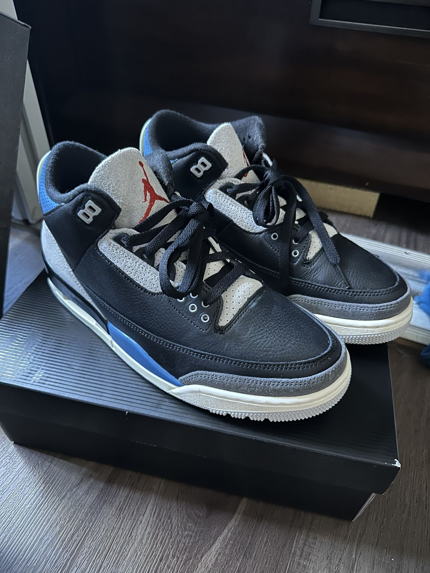 Air Jordan 3 Retro “Rare Air “ 9 1/2 Mens