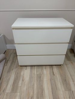 White 3 drawer dresser