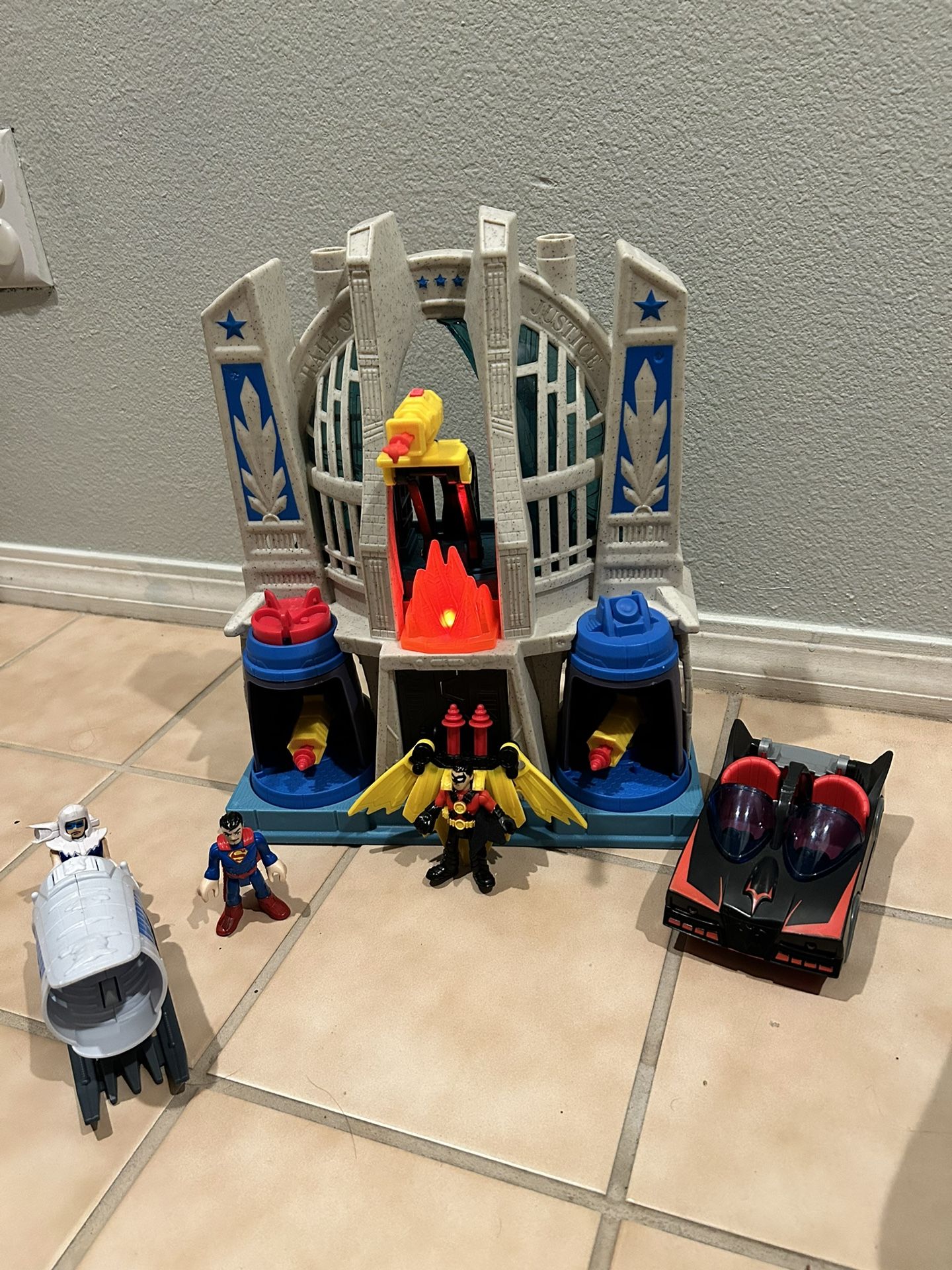 DC Hero’s Hall Of Justice Set