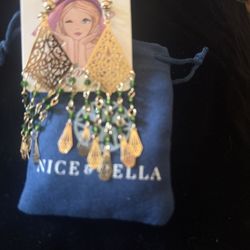 Remisos Aretes. Nice. Beya.  