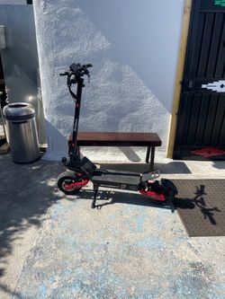 GT06 electric scooter