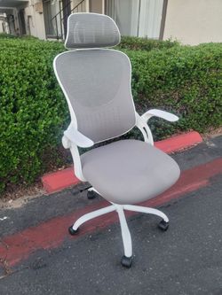High-Back Mesh Office Chair with Headrest