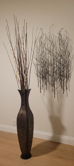 Large Decorative Vase With Metallic Wall Art (Read Description)