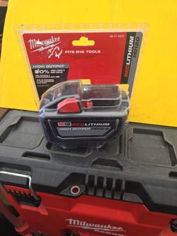 Free Delivery In Orange County Area Brand New Milwakee Batterx 12 Amps 28 Volts