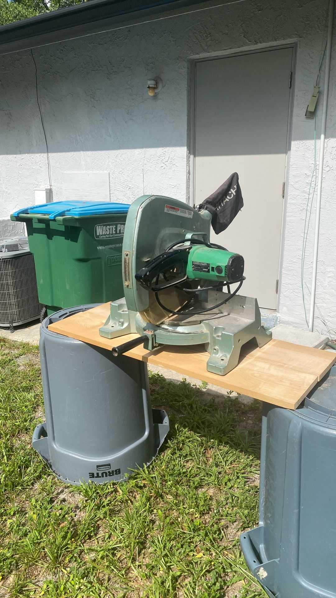 Hitachi 15 inch miter
