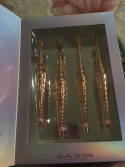Master detailing makeup brushes