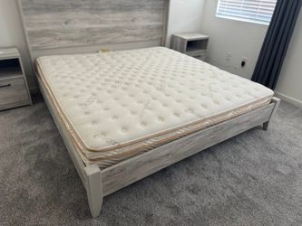 King Saatva Classic FIRM 14.5” Mattress *delivery*