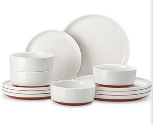 White Stoneware Dinnerware Set with Terracotta Base