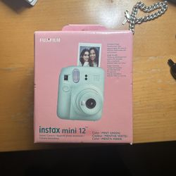 Polaroid Camera - Instax Mini 12 (no film inside)