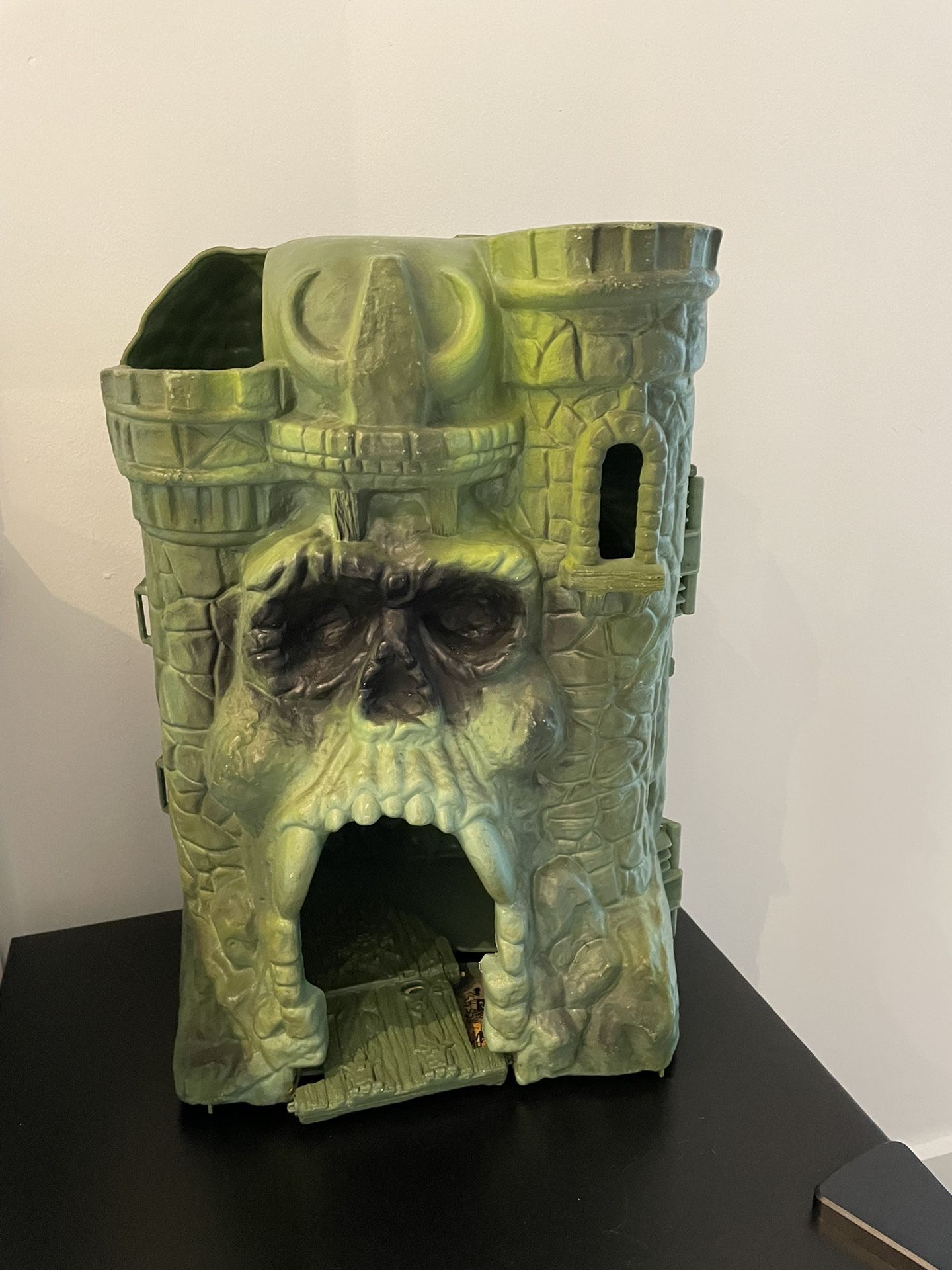 Collective Snake Mountain Castle