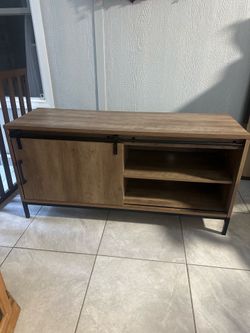 Small TV stand in good condition