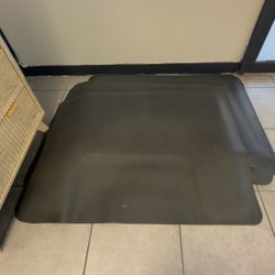 Black Salon Floor Mat / Anti-Fatigue Beauty Mat – Great Condition