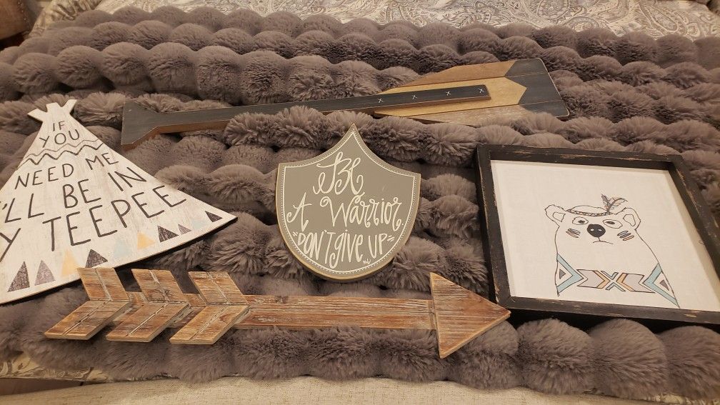   Baby/Toddler Room Decor