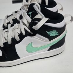 JORDAN 1 MID SIZE 2Y